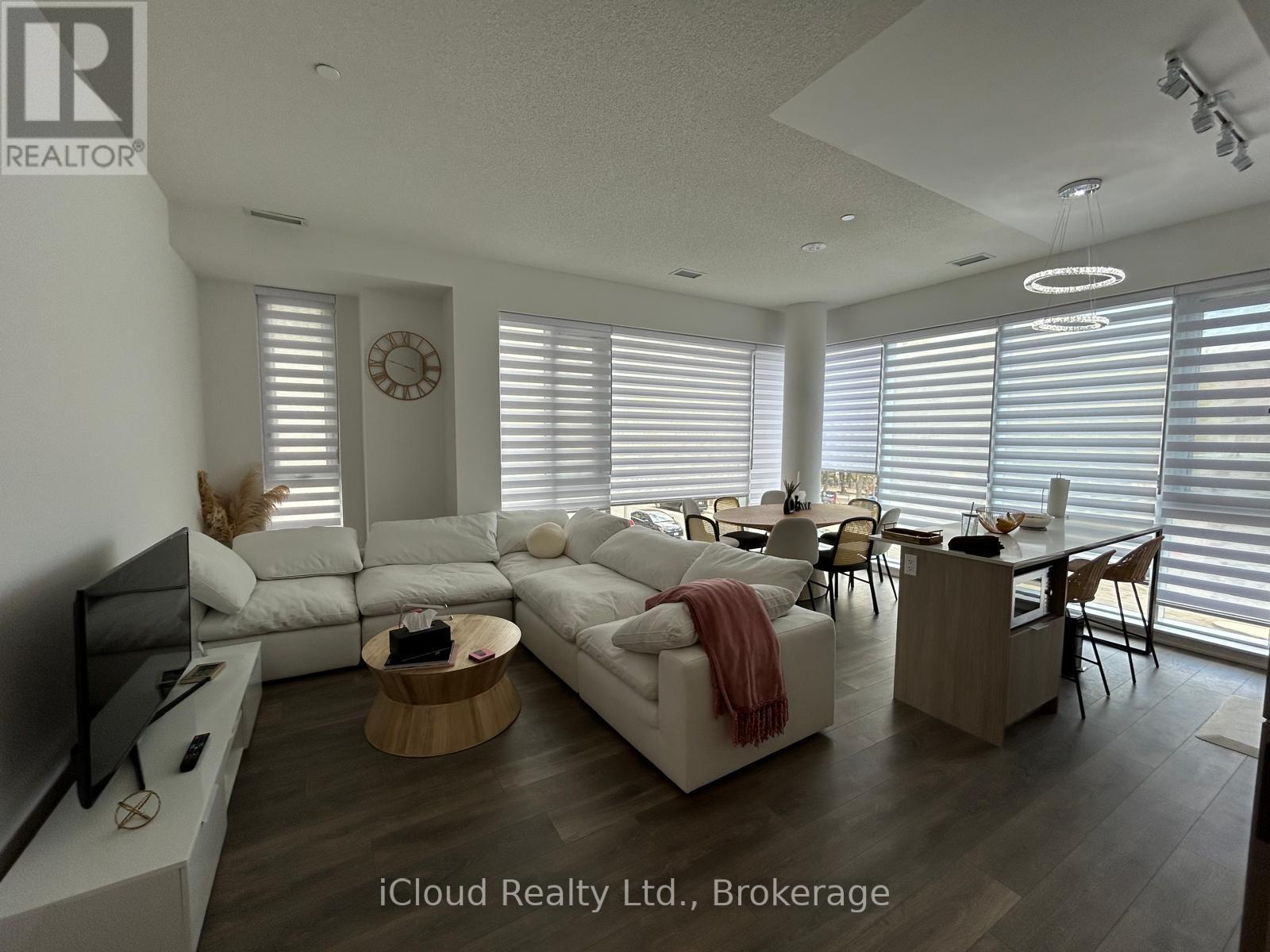 203 - 130 River Street Property Photo 5