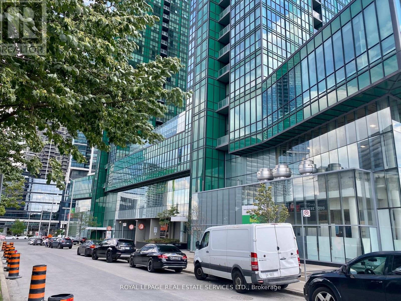 144 - 4750 Yonge Street Property Photo 2