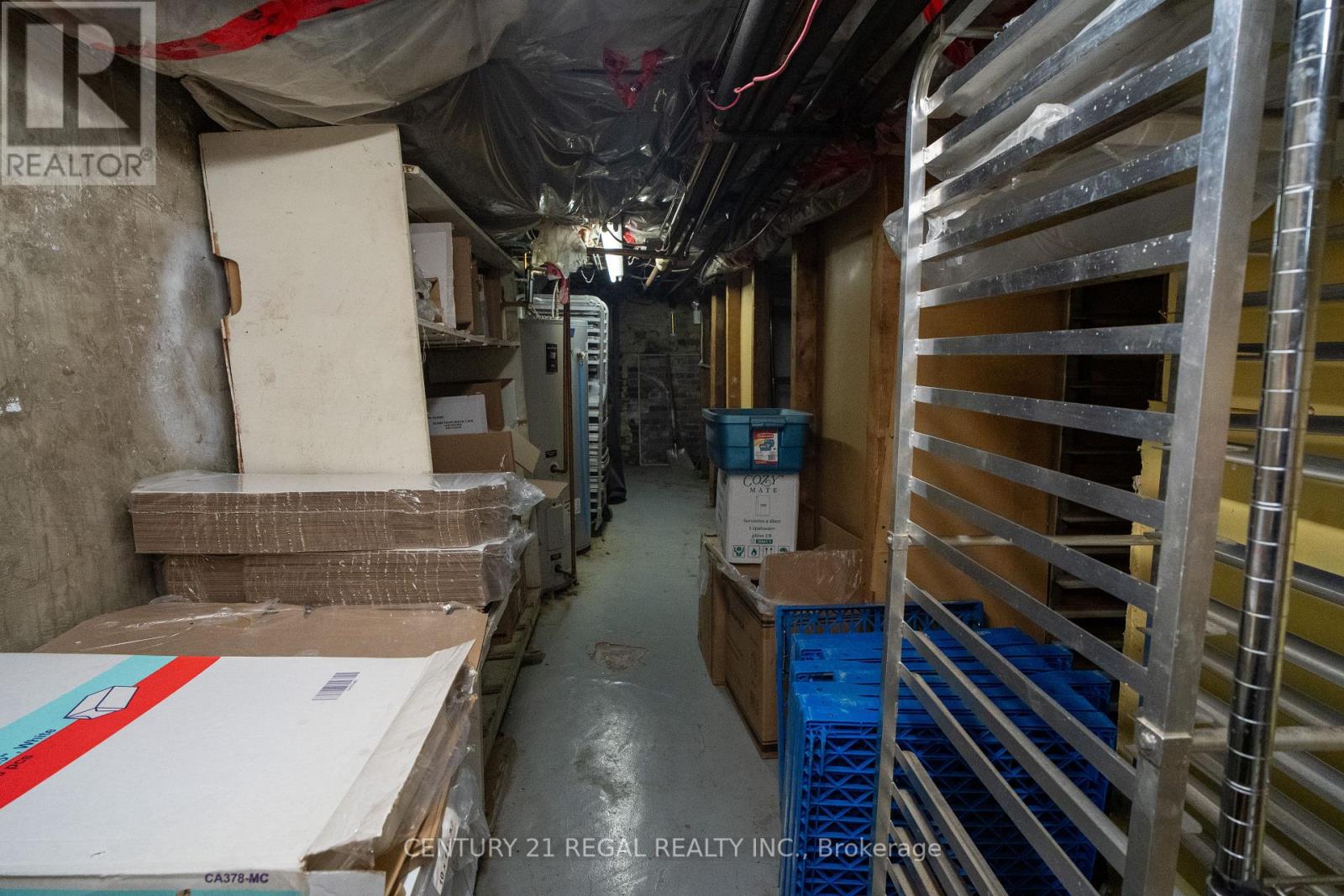 736 St. Clair Avenue W Property Photo 27