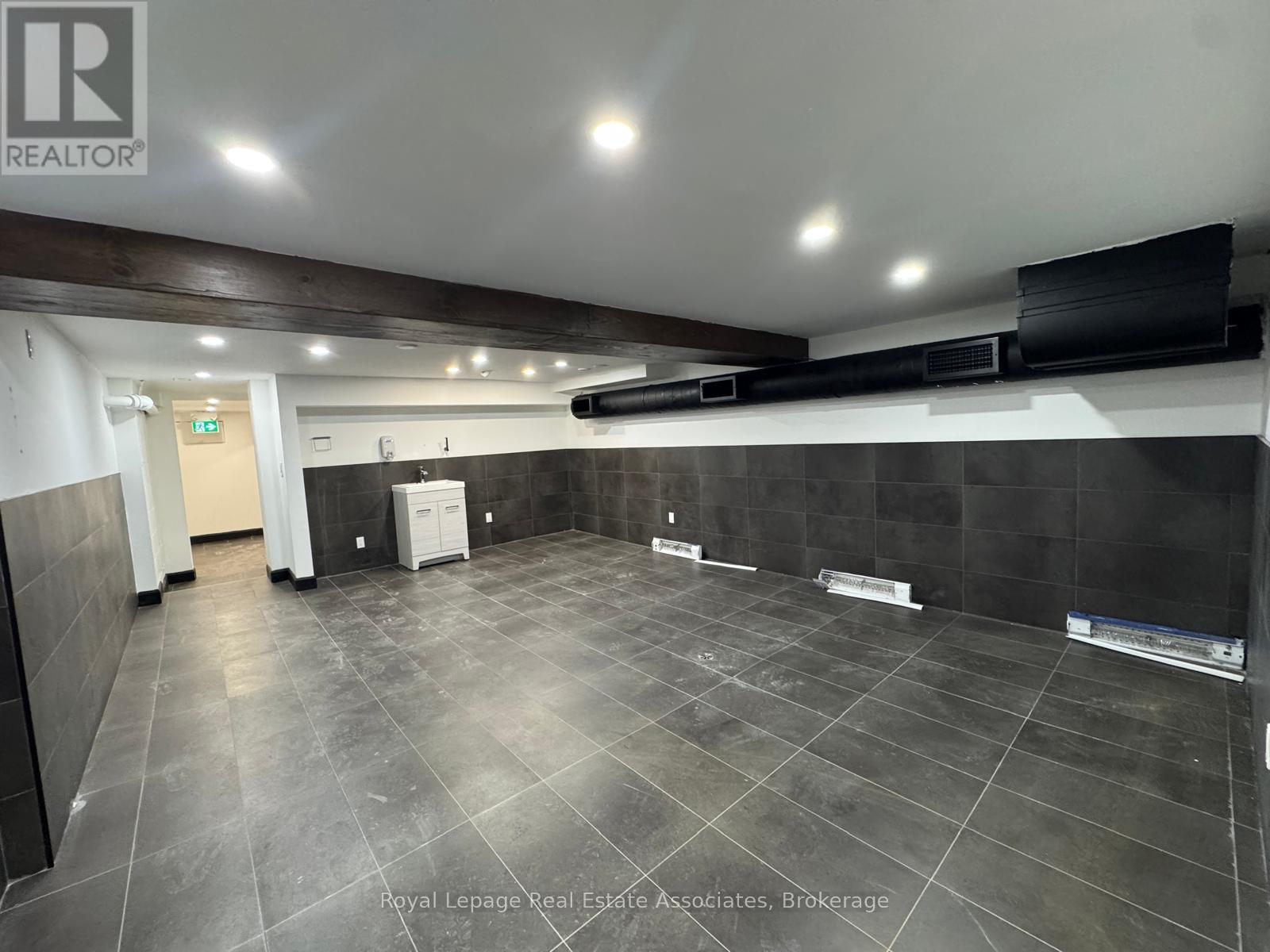 424 Eglinton Ave W Property Photo 3