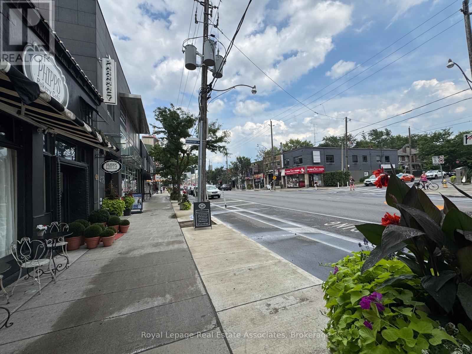 424 Eglinton Ave W Property Photo 9