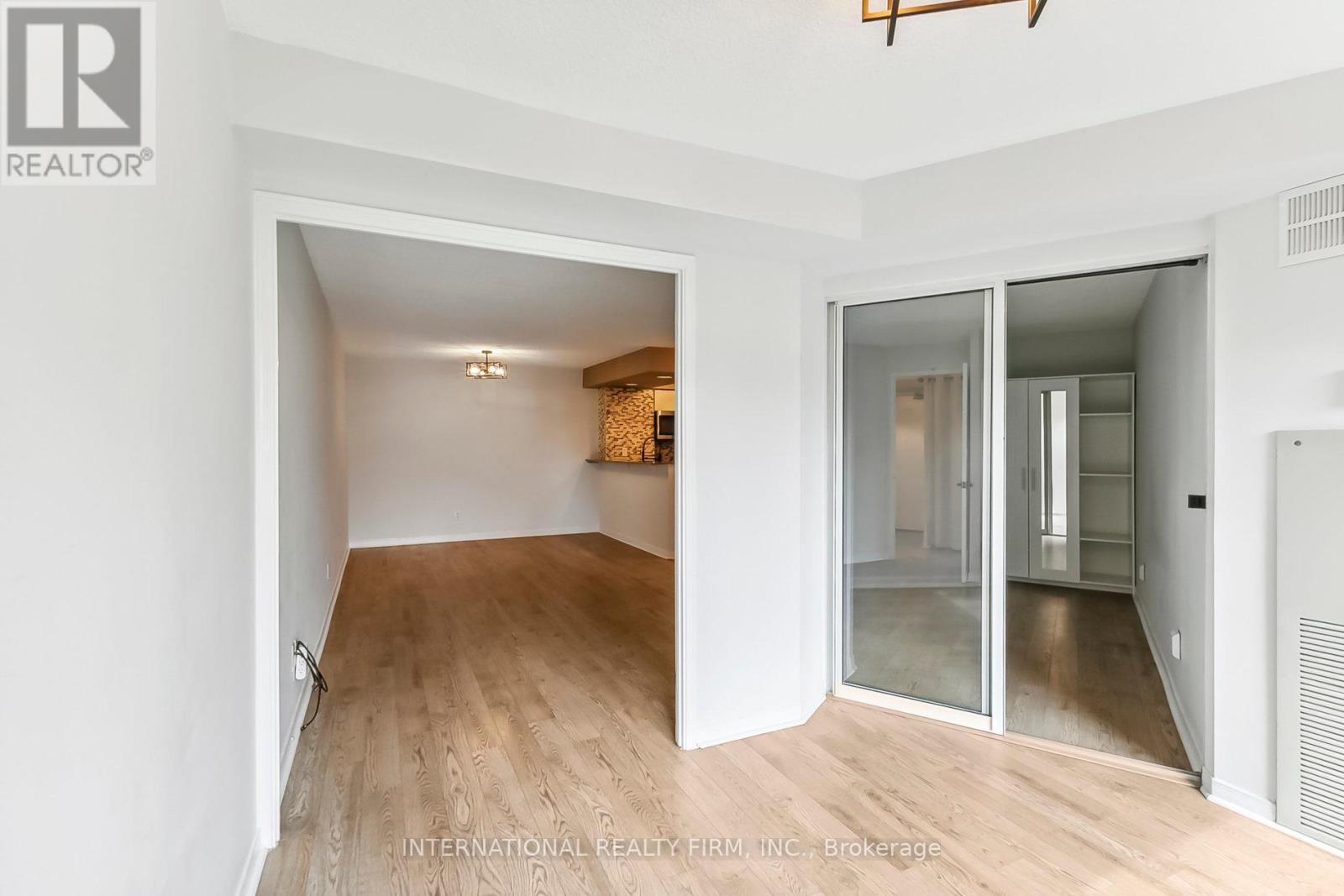 801 King Street #628 Property Photo 5