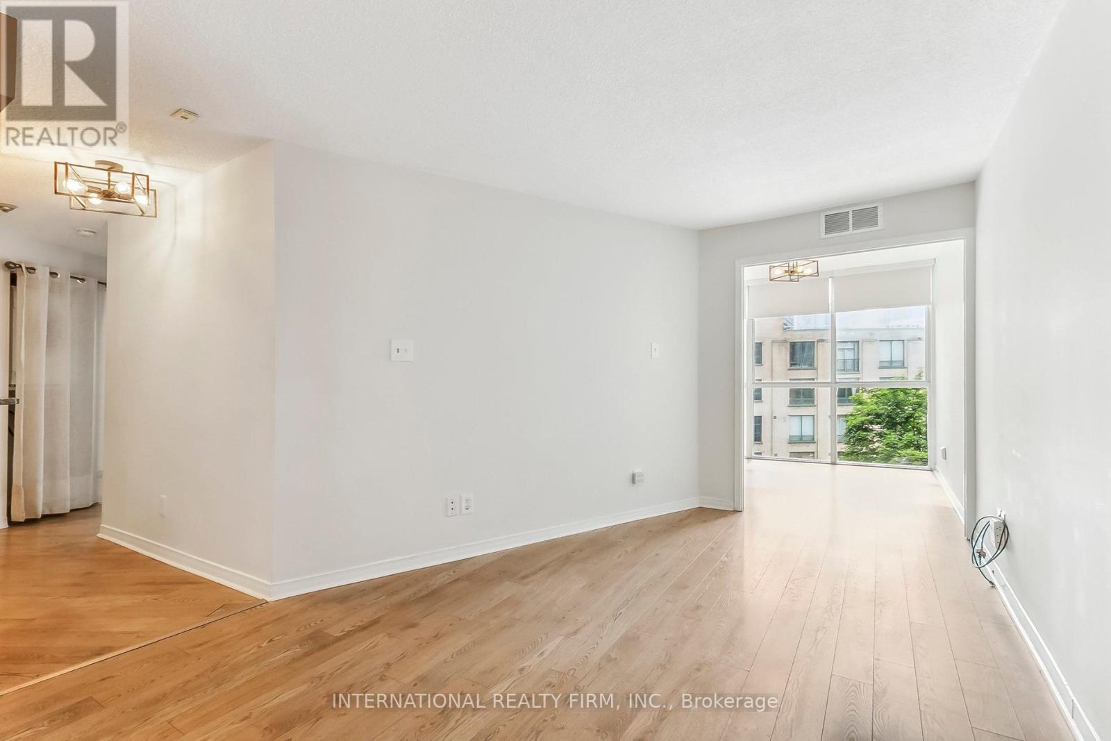 801 King Street #628 Property Photo 8