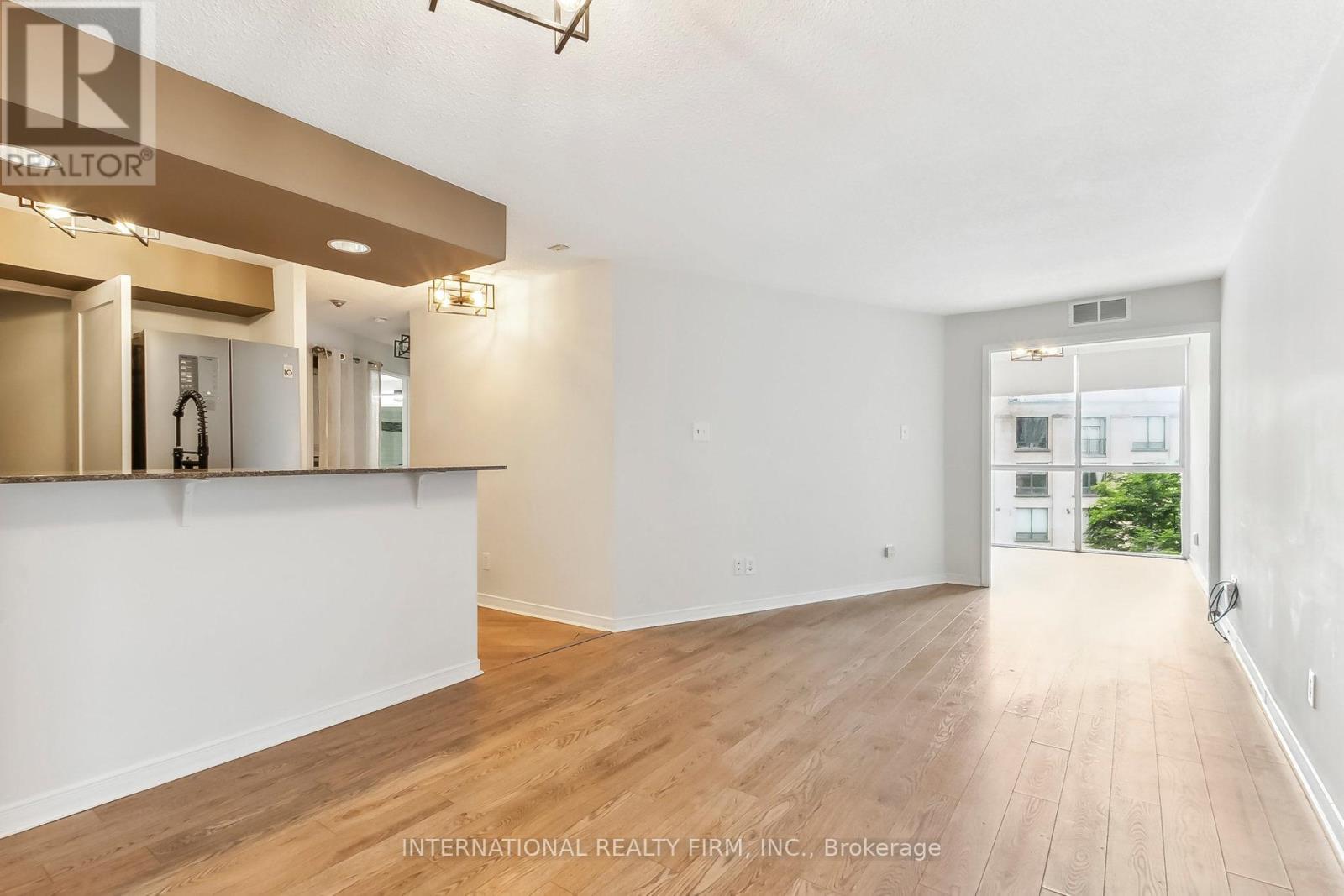 801 King Street #628 Property Photo 11