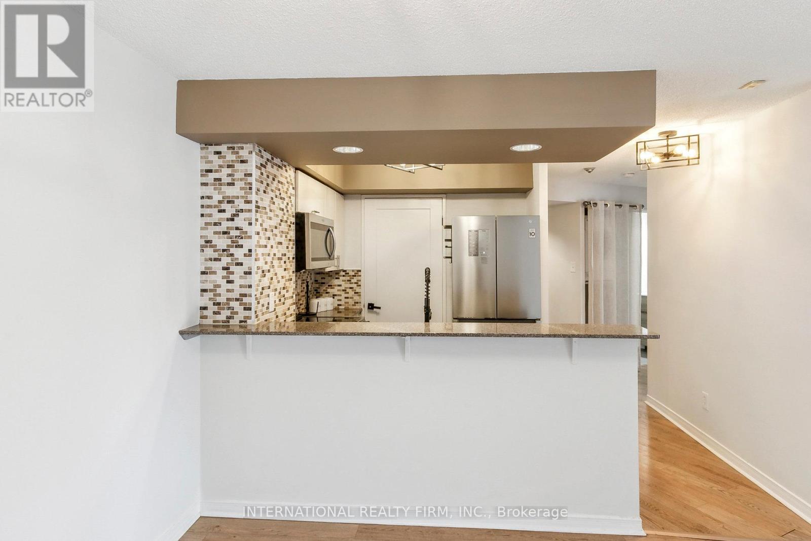 801 King Street #628 Property Photo 13