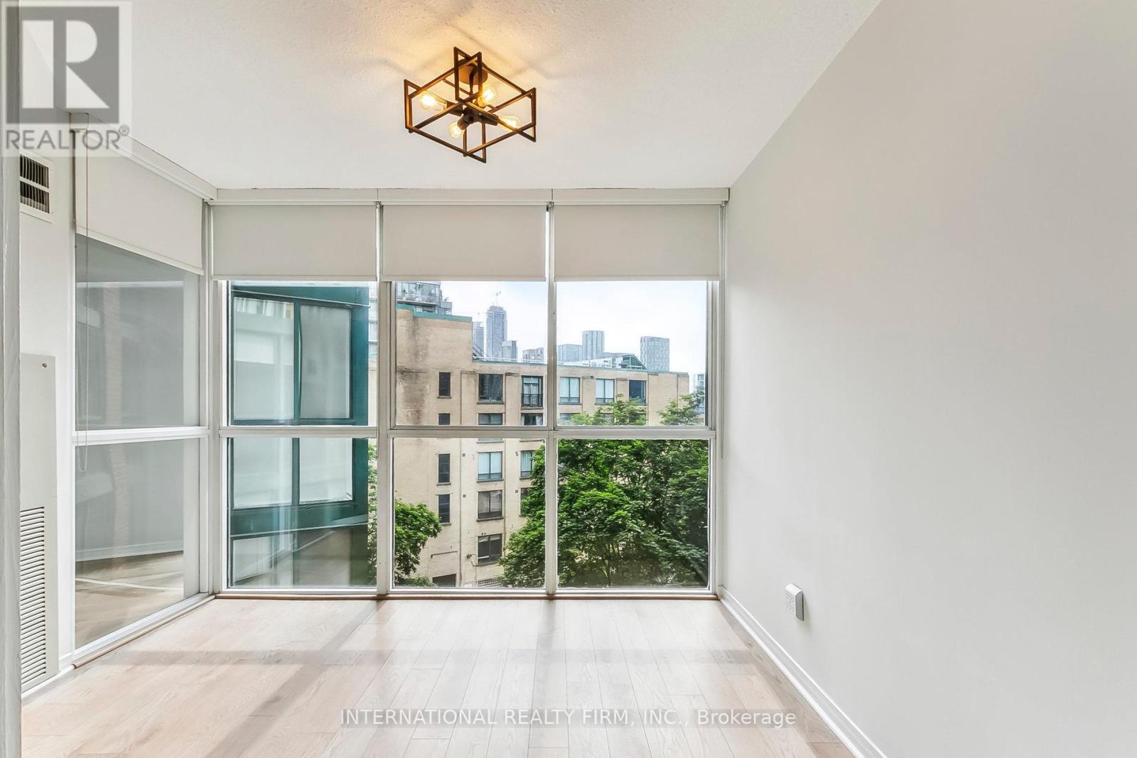 801 King Street #628 Property Photo 19