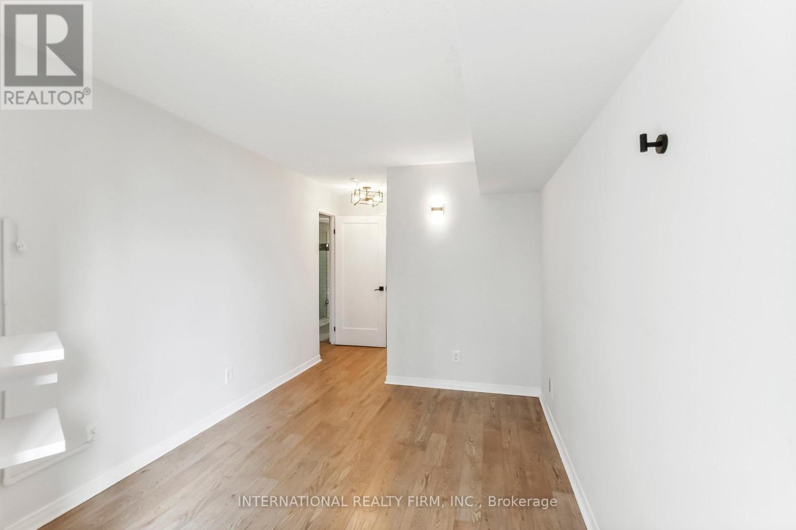 801 King Street #628 Property Photo 22