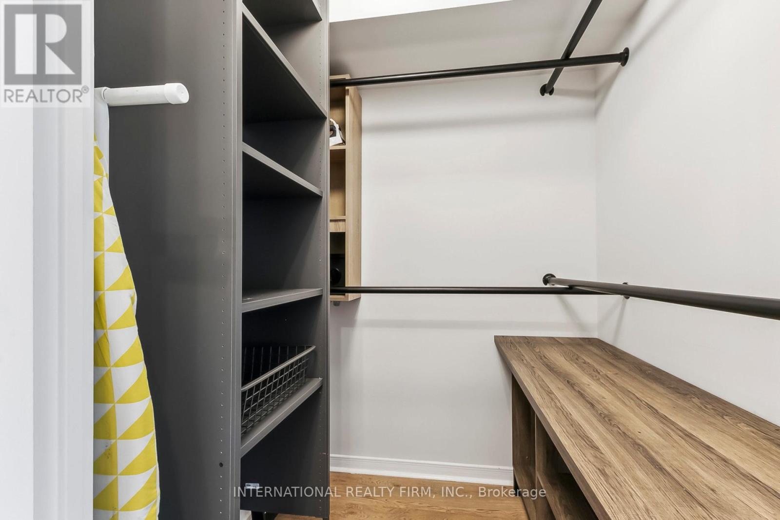 801 King Street #628 Property Photo 24