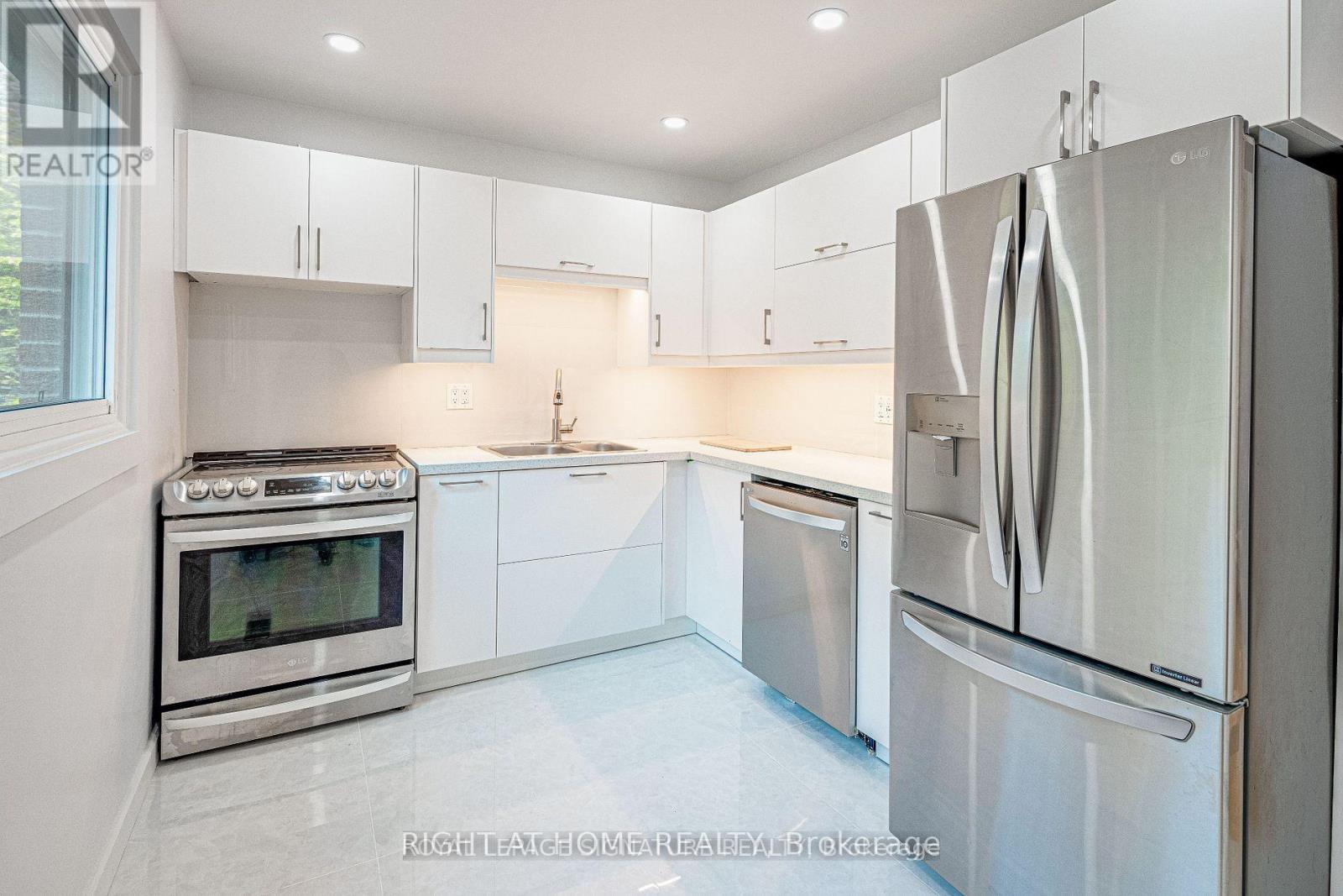 82 Song Meadoway #92 Property Photo 10