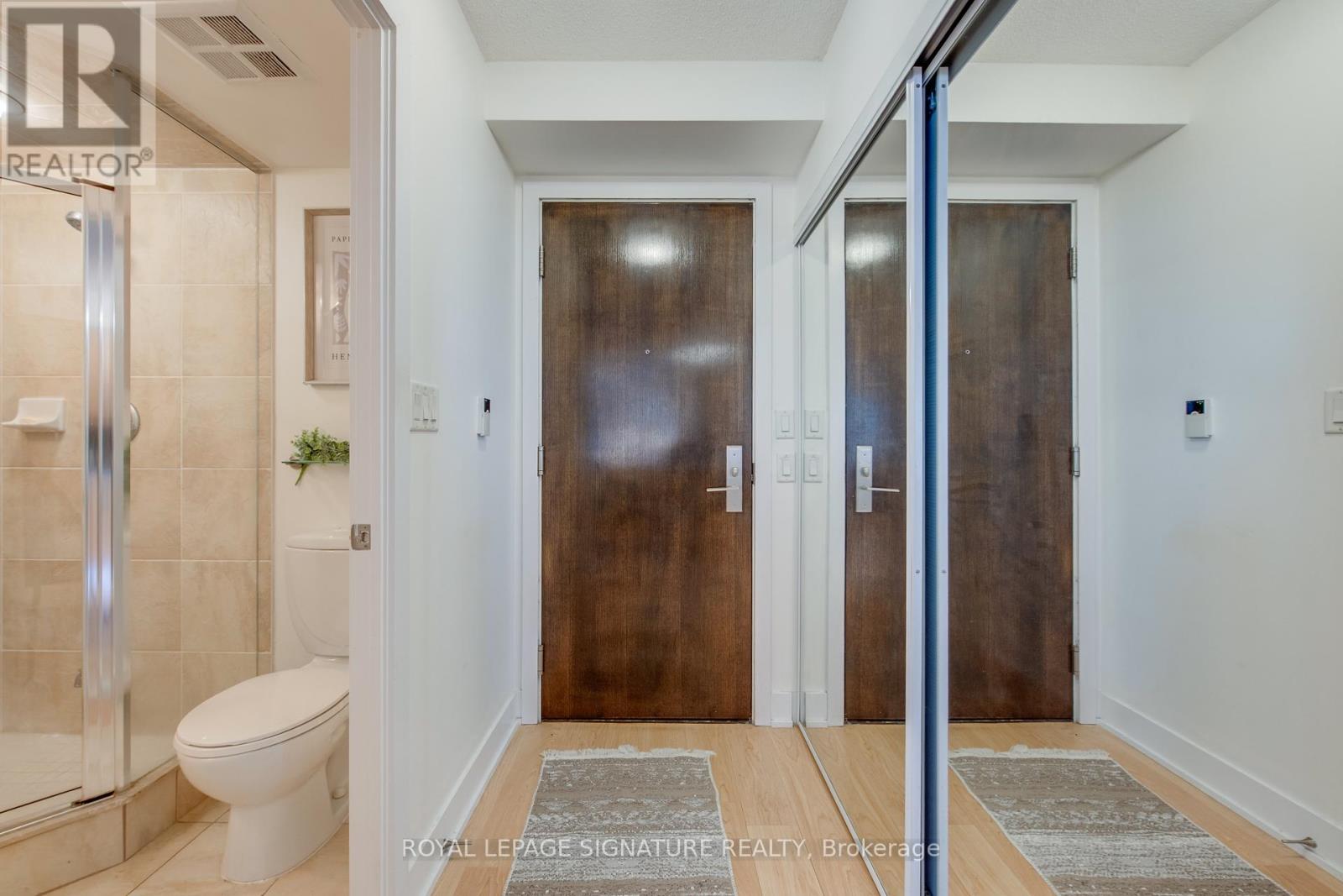 20 Blue Jays Way #1401 Property Photo 2