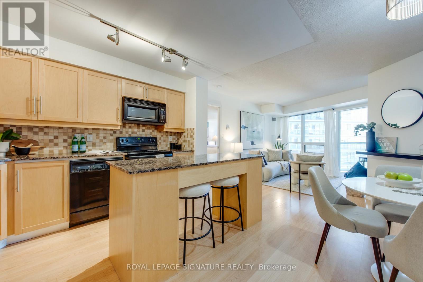 20 Blue Jays Way #1401 Property Photo 4