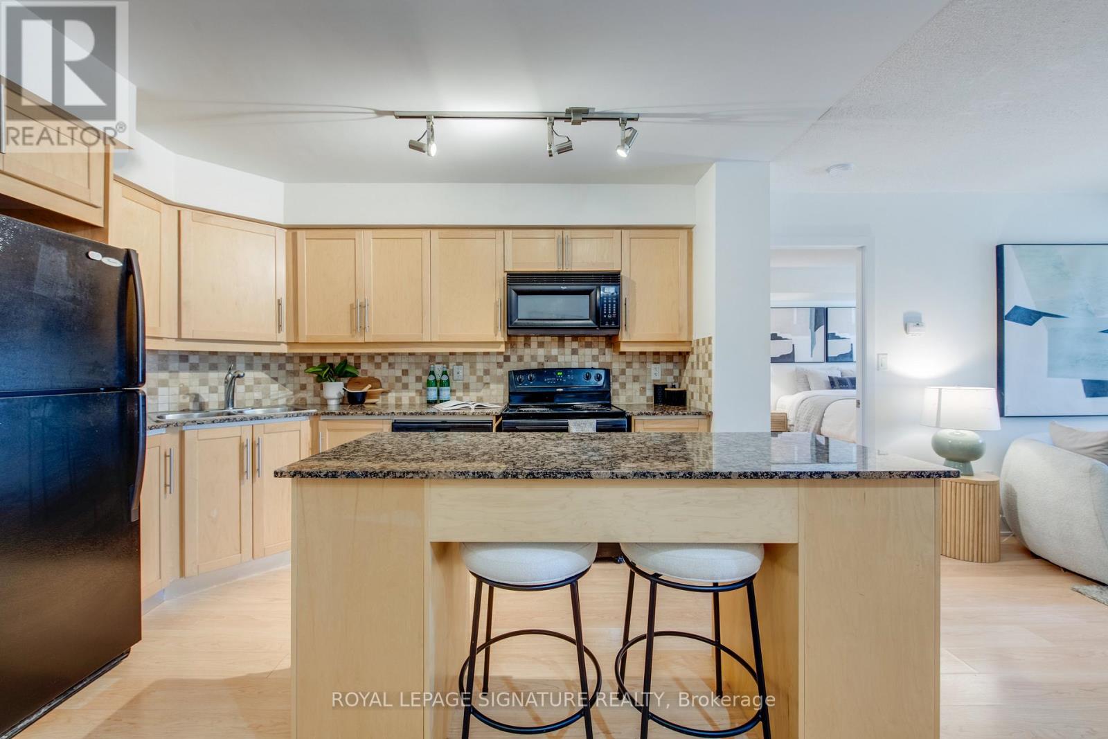 20 Blue Jays Way #1401 Property Photo 5