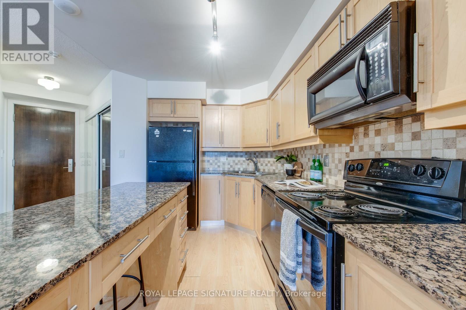 20 Blue Jays Way #1401 Property Photo 6