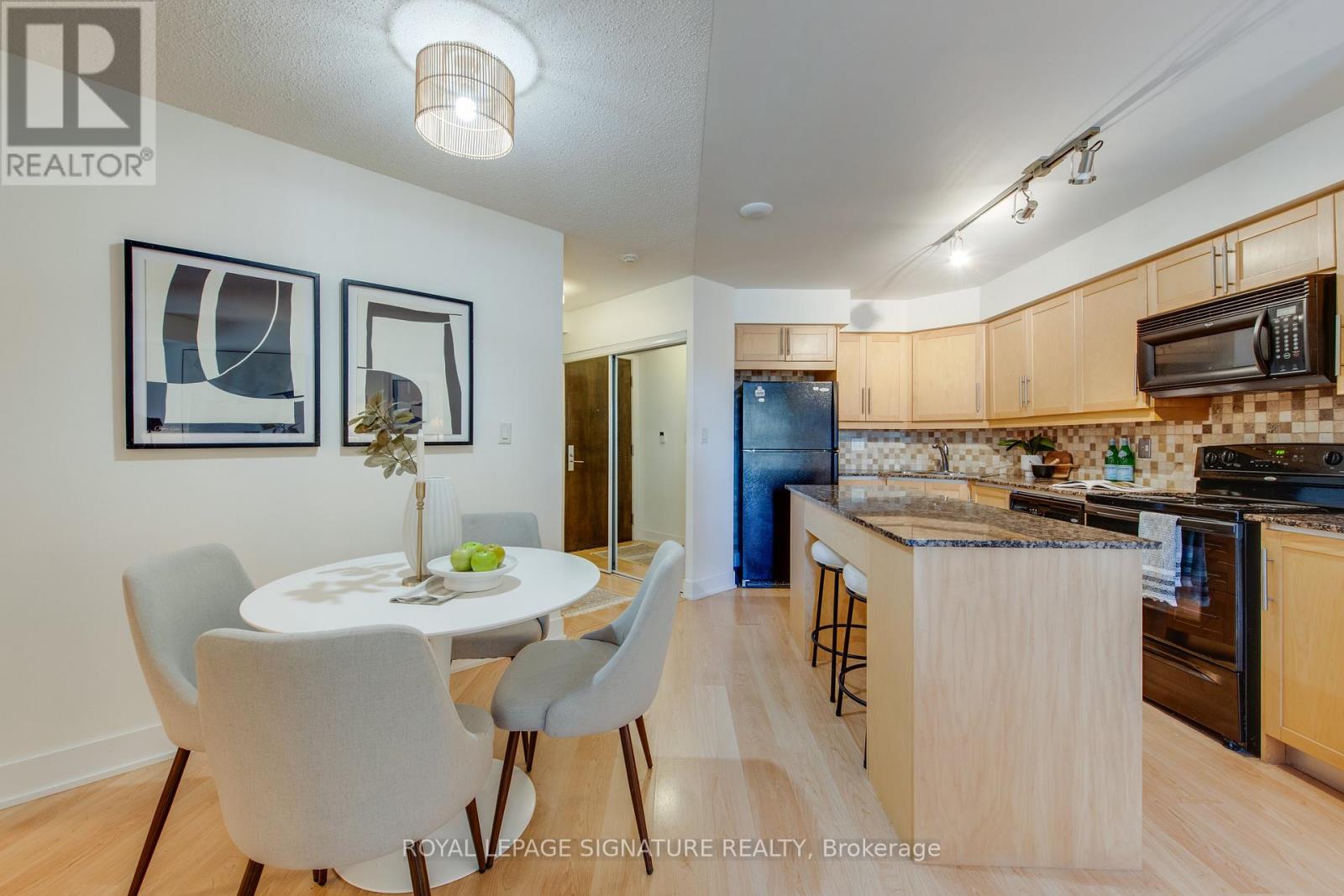 20 Blue Jays Way #1401 Property Photo 11