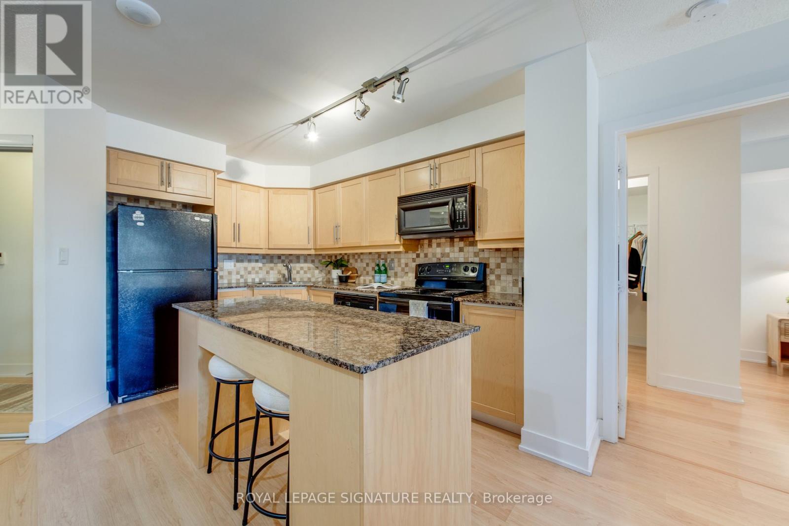 20 Blue Jays Way #1401 Property Photo 12