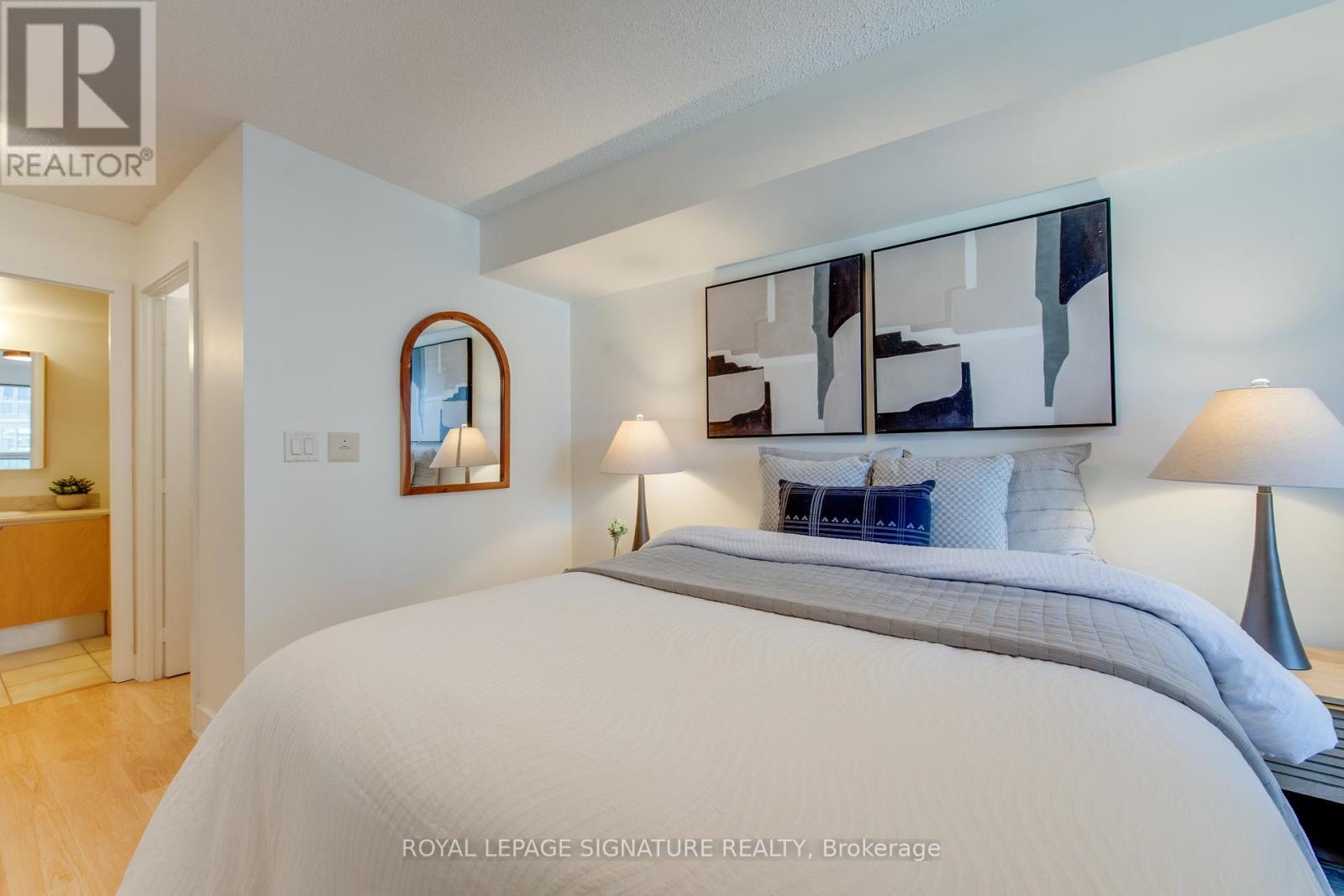 20 Blue Jays Way #1401 Property Photo 16