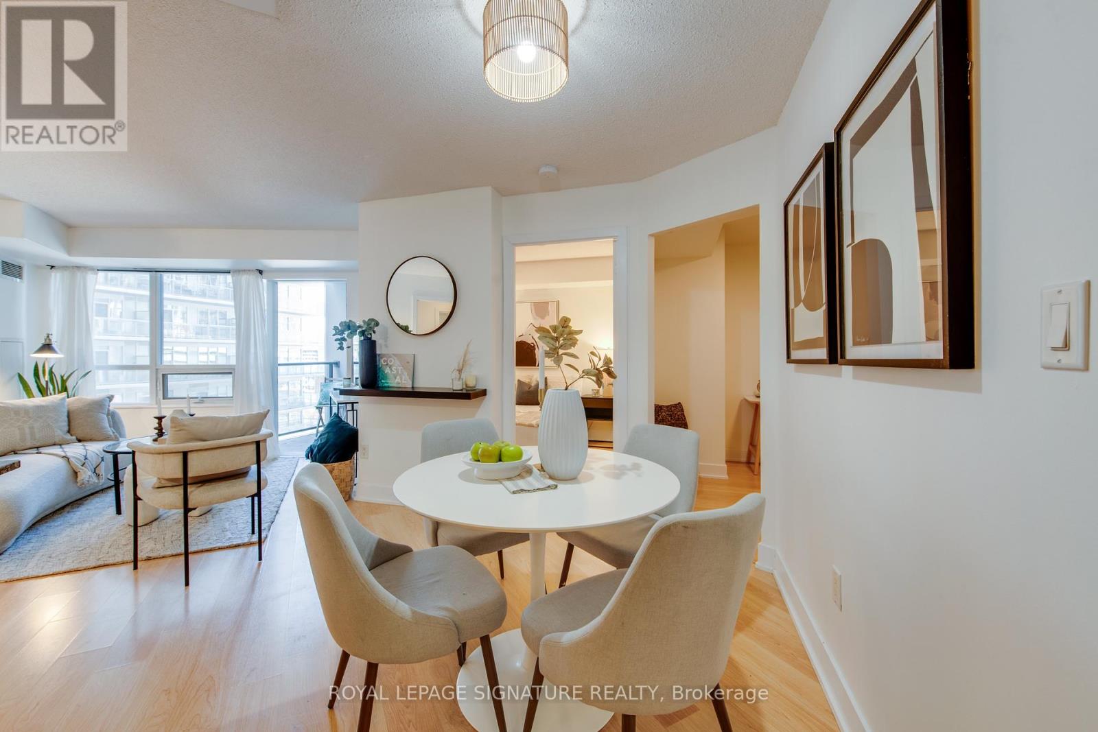 20 Blue Jays Way #1401 Property Photo 21