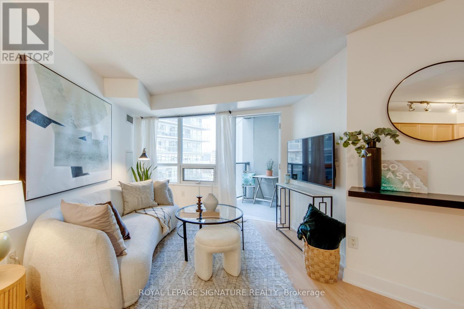 20 Blue Jays Way #1401 Property Photo 32