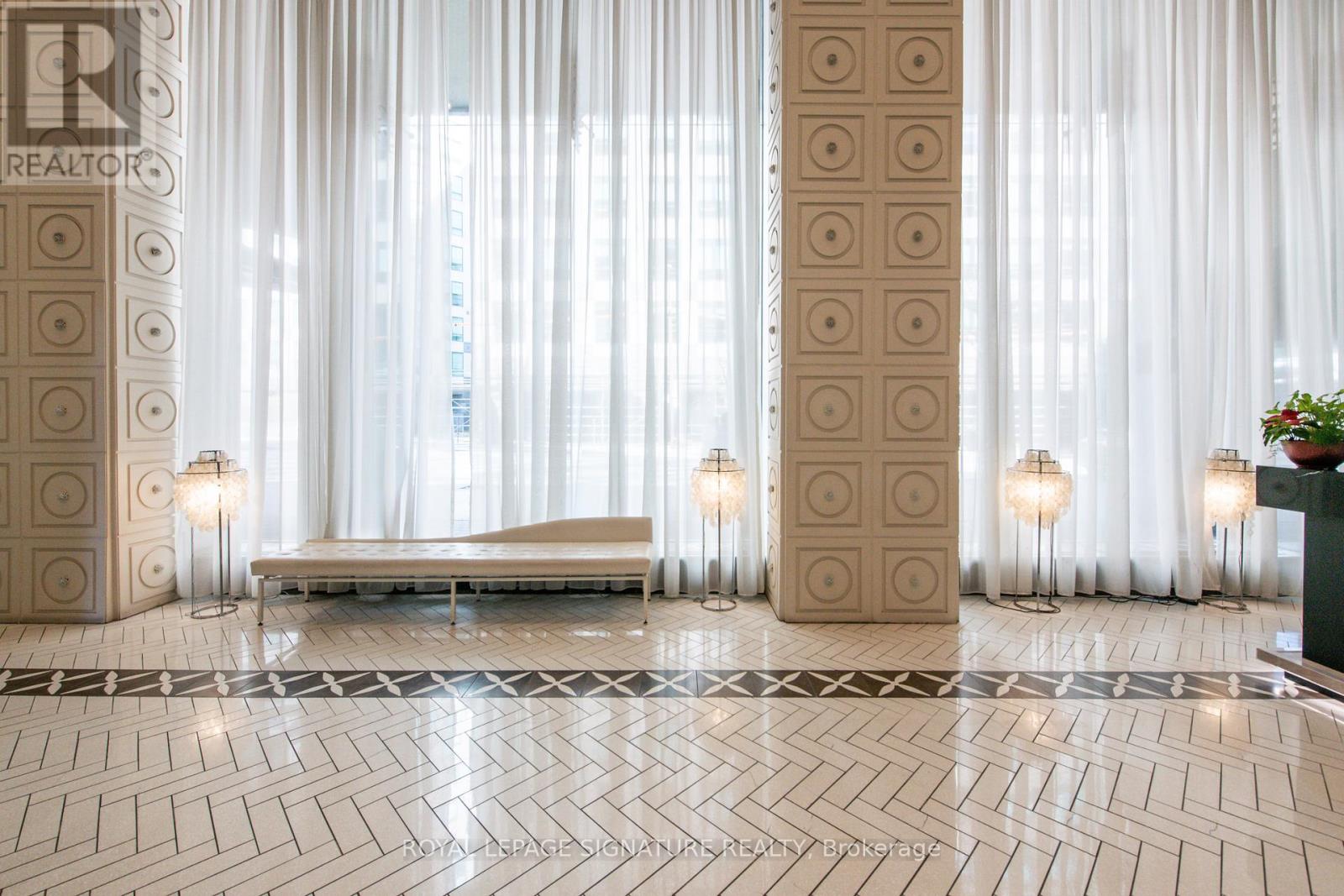 20 Blue Jays Way #1401 Property Photo 40