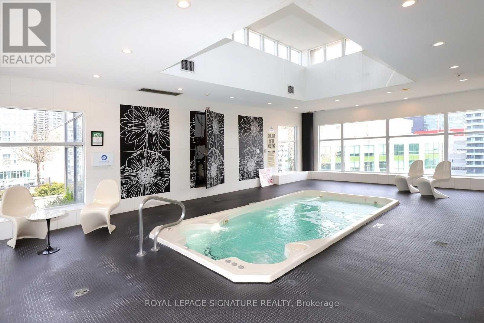 20 Blue Jays Way #1401 Property Photo 43