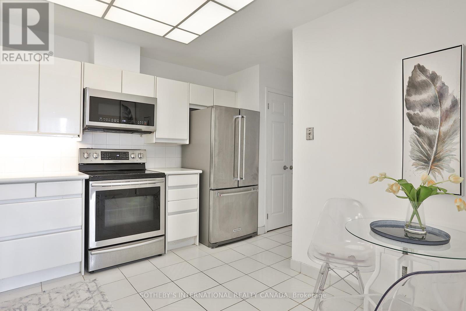 7 Broadway Avenue #1003 Property Photo 15