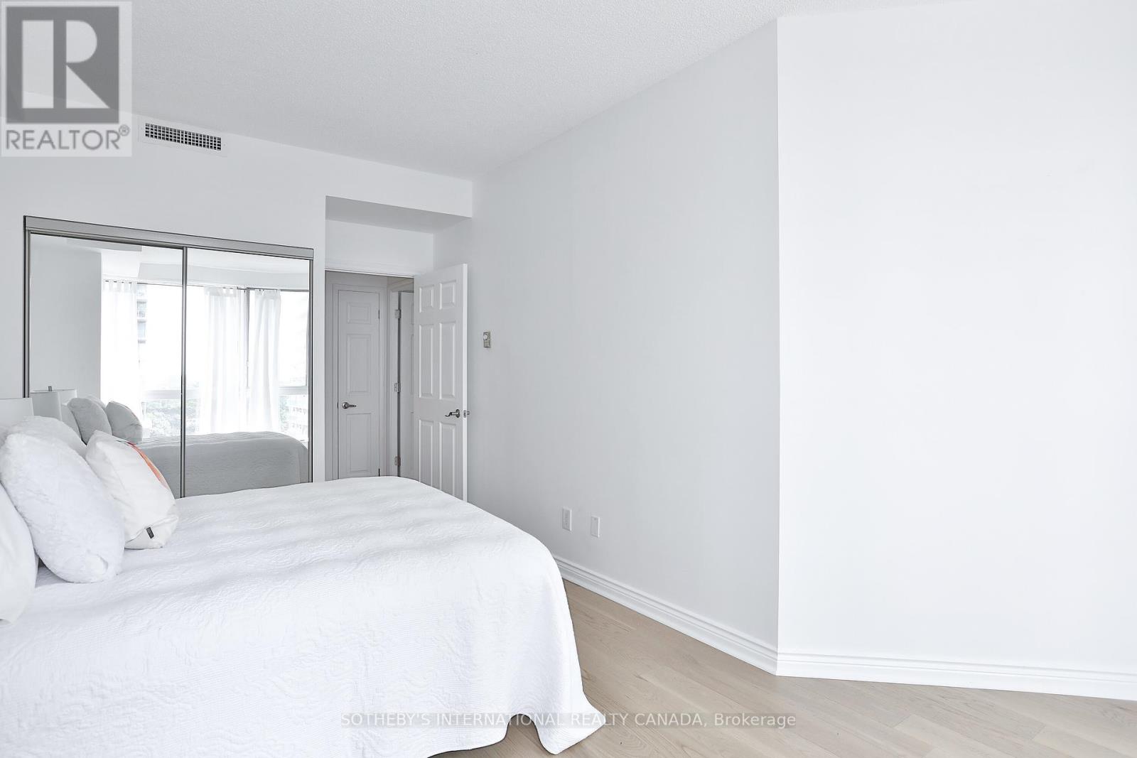 7 Broadway Avenue #1003 Property Photo 22