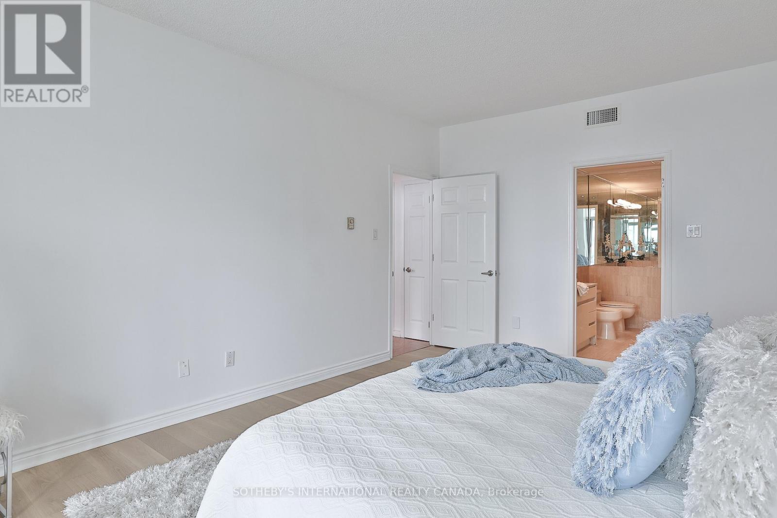 7 Broadway Avenue #1003 Property Photo 26