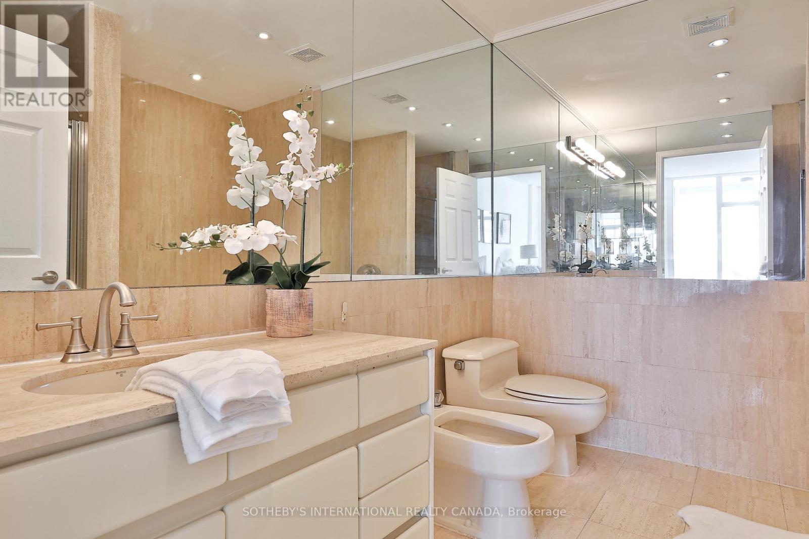 7 Broadway Avenue #1003 Property Photo 28