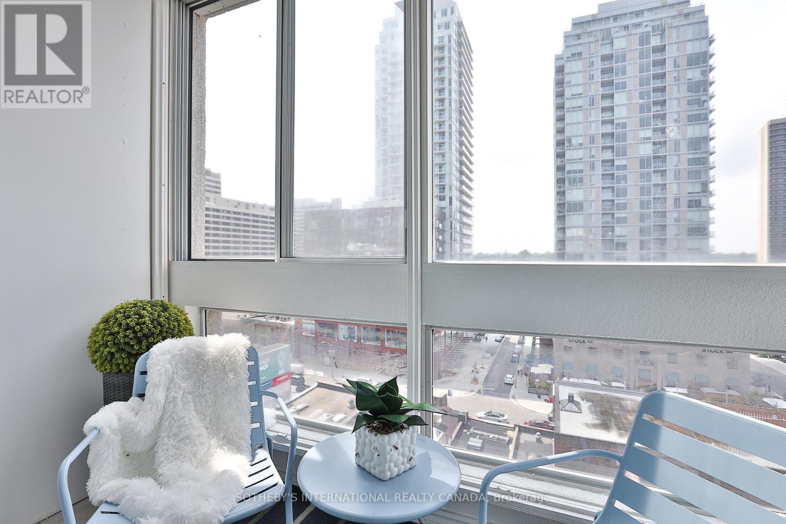 7 Broadway Avenue #1003 Property Photo 31