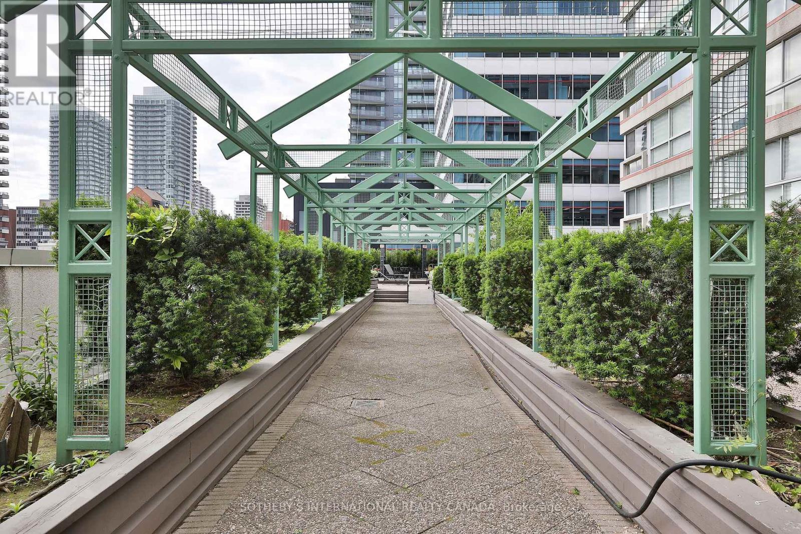 7 Broadway Avenue #1003 Property Photo 35