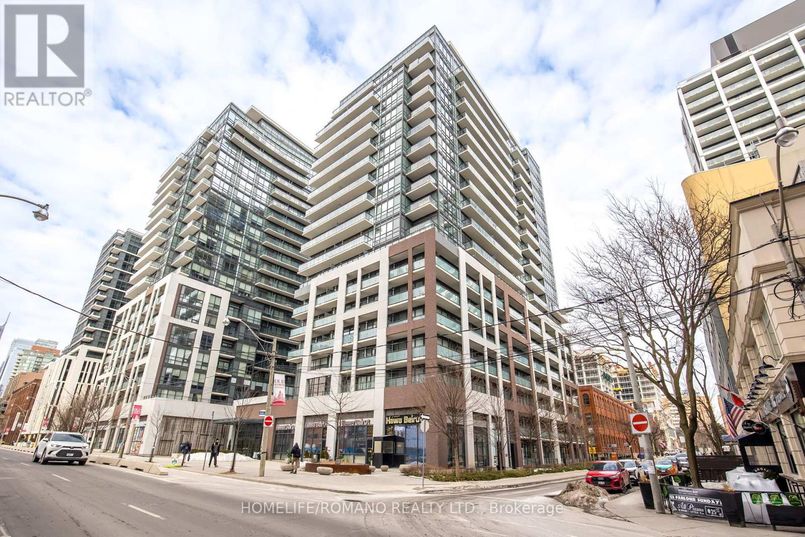 B32 - 462 ADELAIDE STREET E Property Photo 1