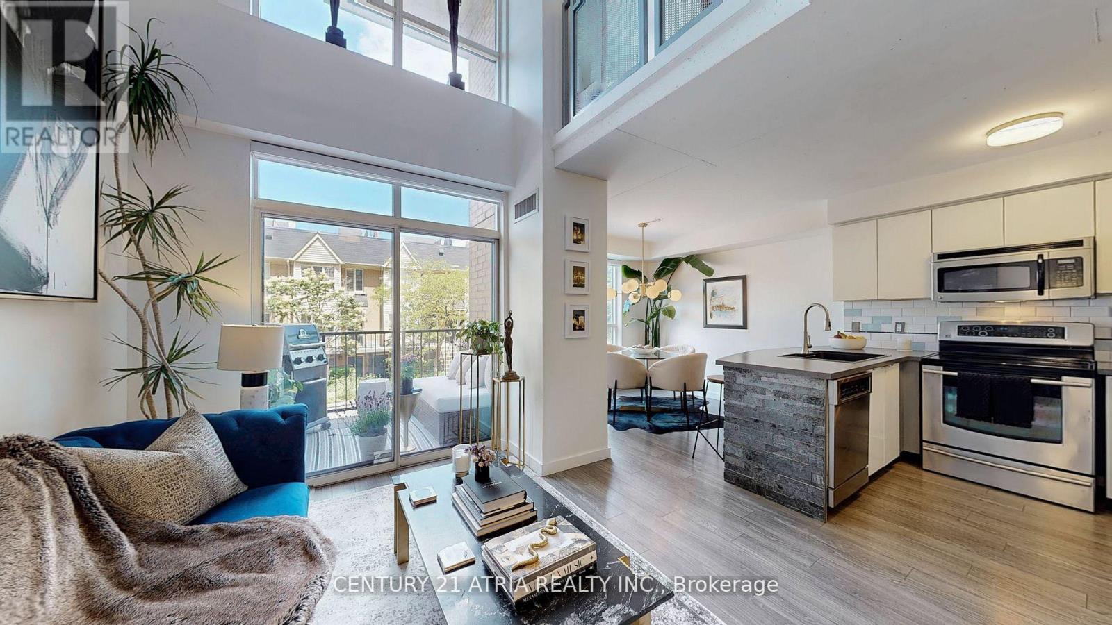 215 - 800 KING STREET W Property Photo 1