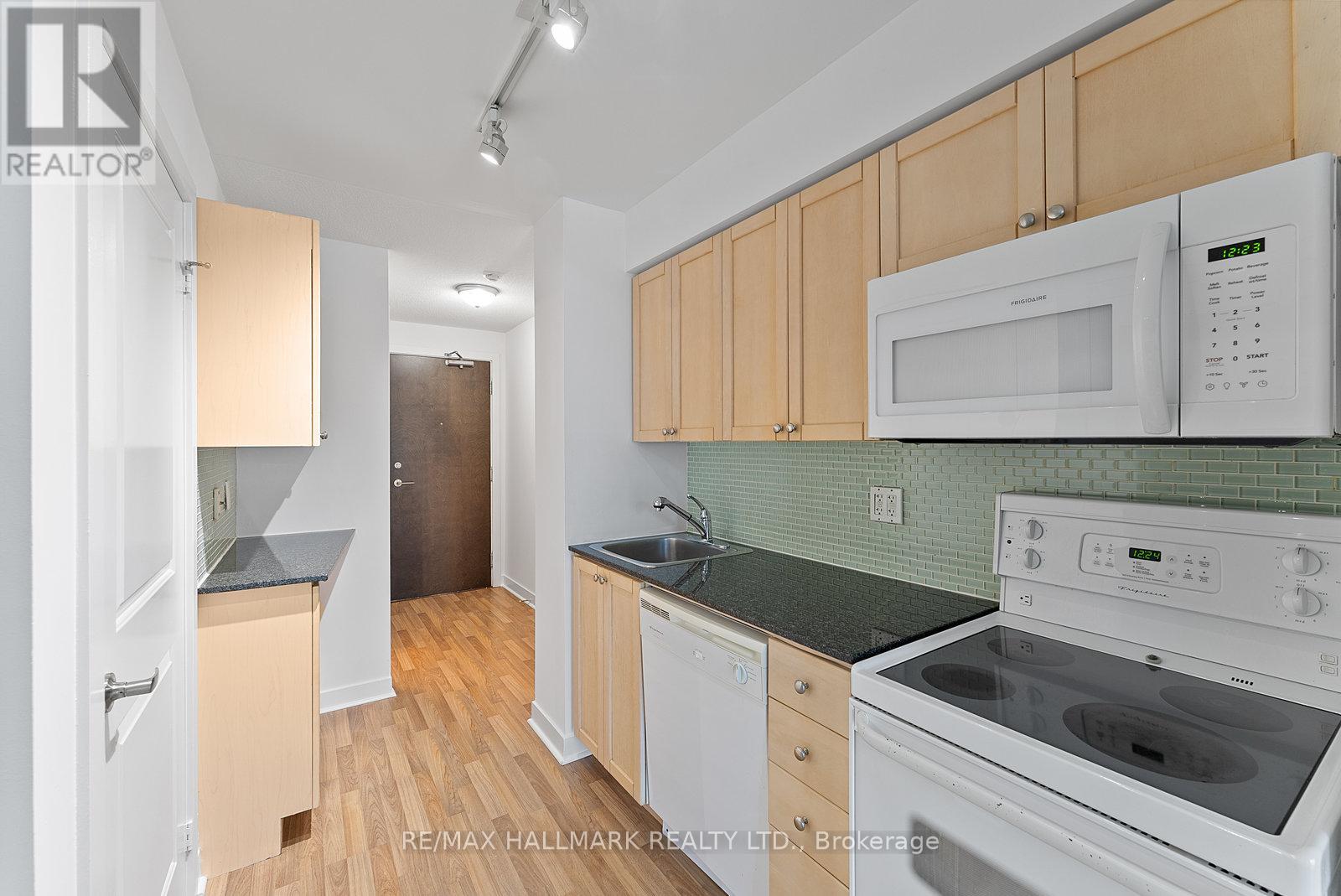 50 Lynn Williams Street #902 Property Photo 8