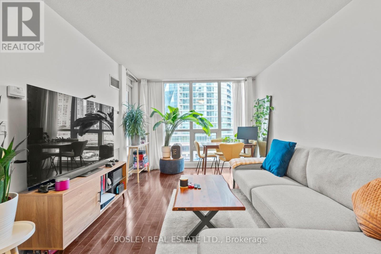 16 Yonge Street #804 Property Photo 1