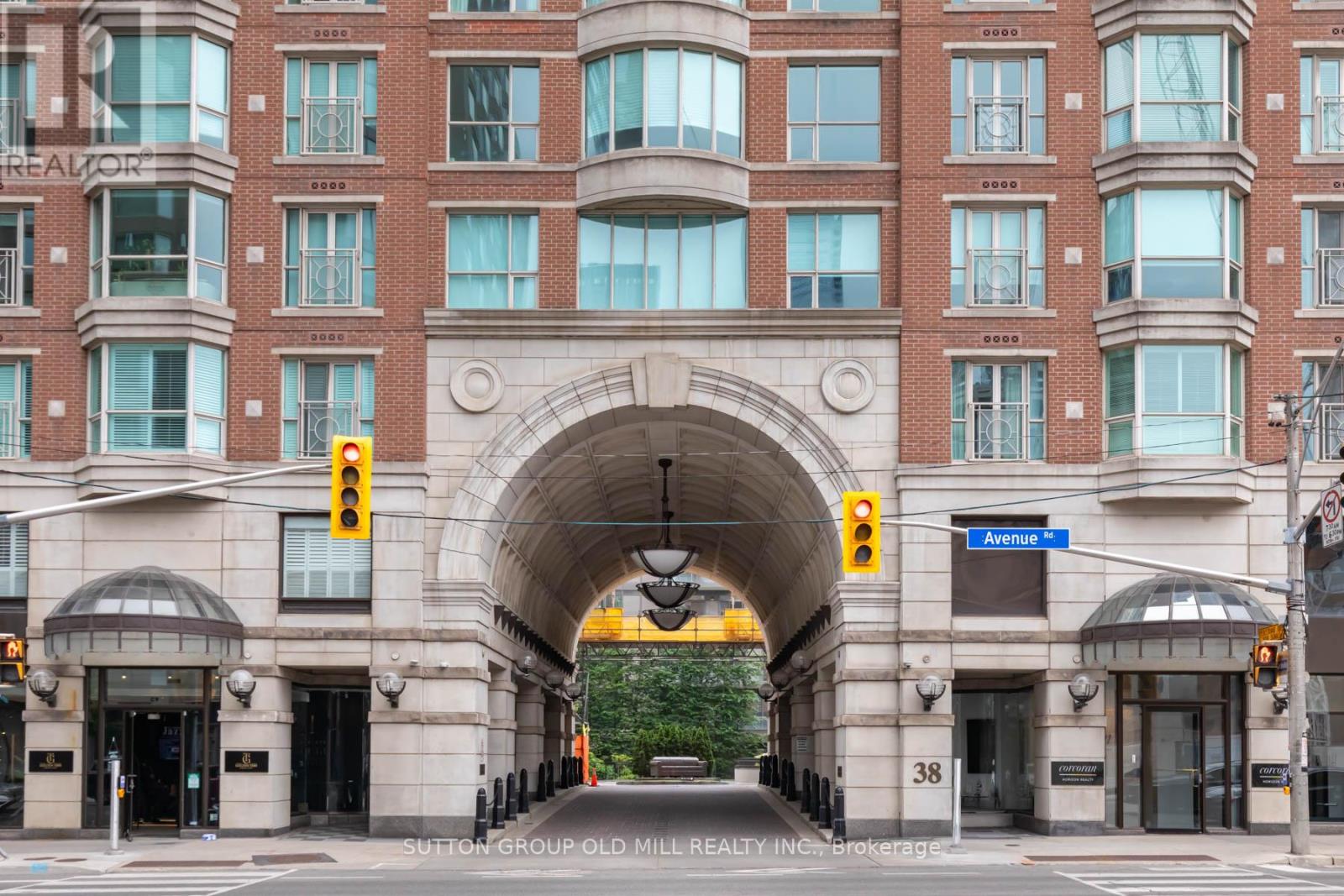 700 - 38 AVENUE ROAD Property Image