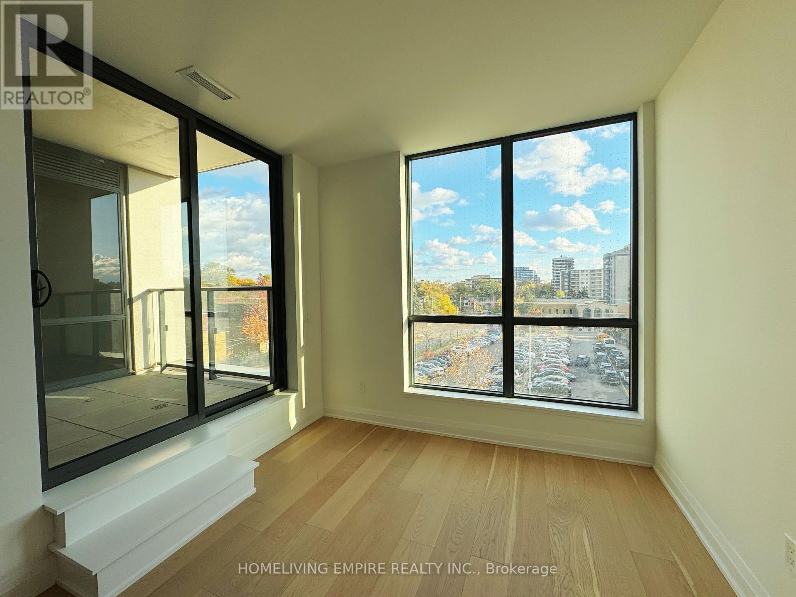 505 Glencairn Avenue #221 Property Photo 3