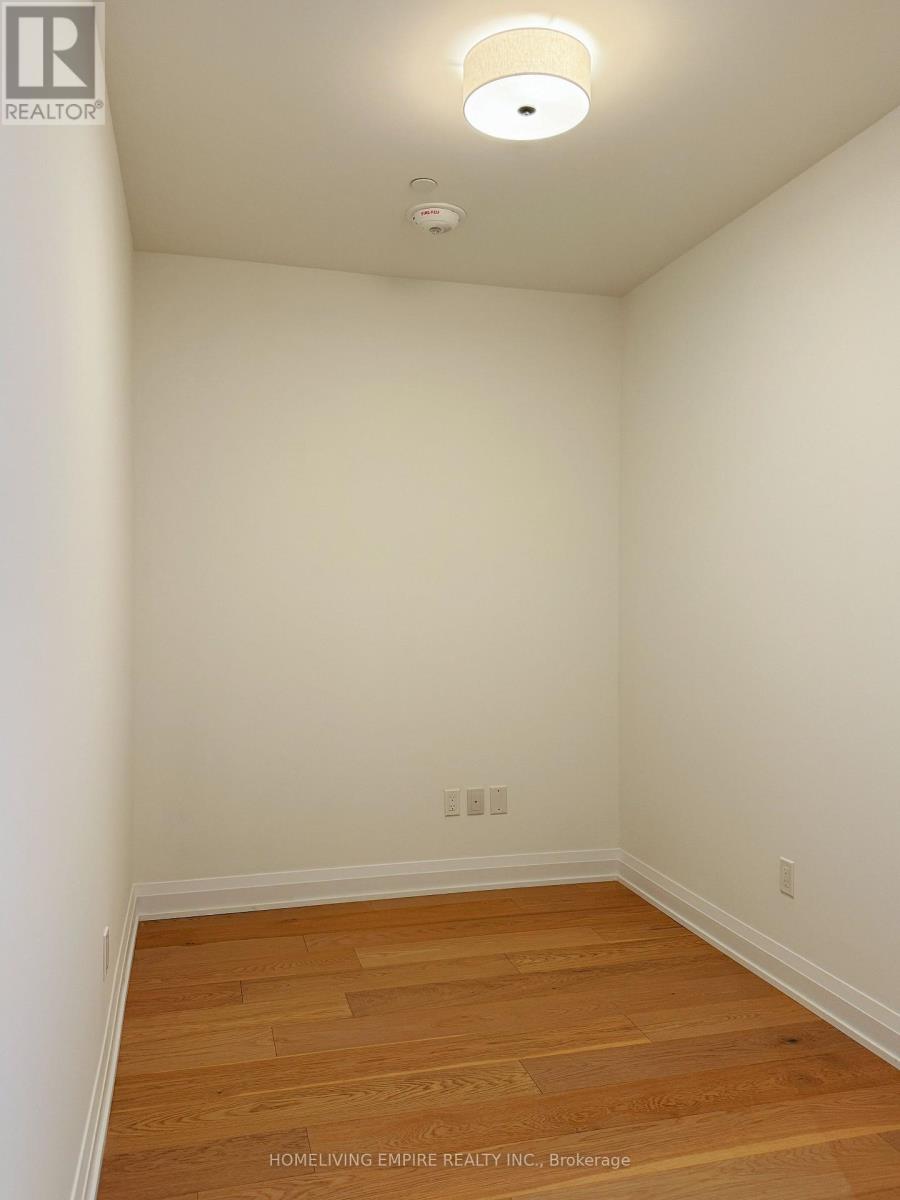 505 Glencairn Avenue #221 Property Photo 10
