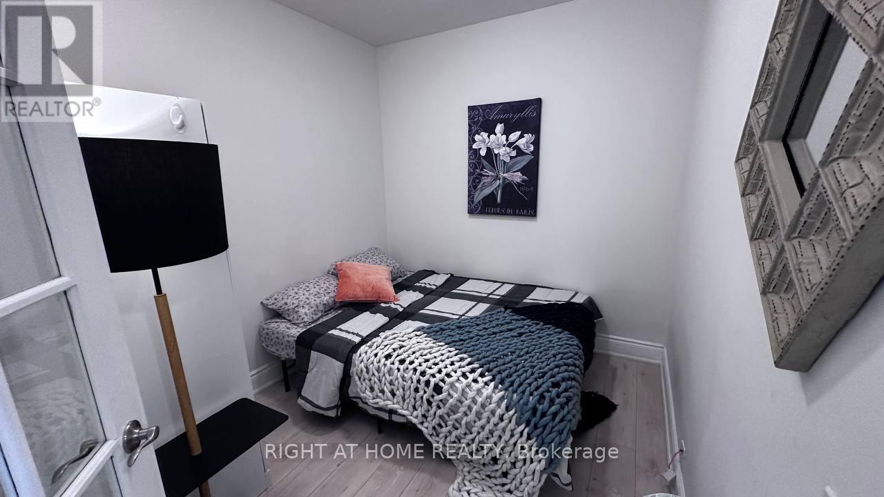 80 Harrison Garden Boulevard #2915 Property Photo 14