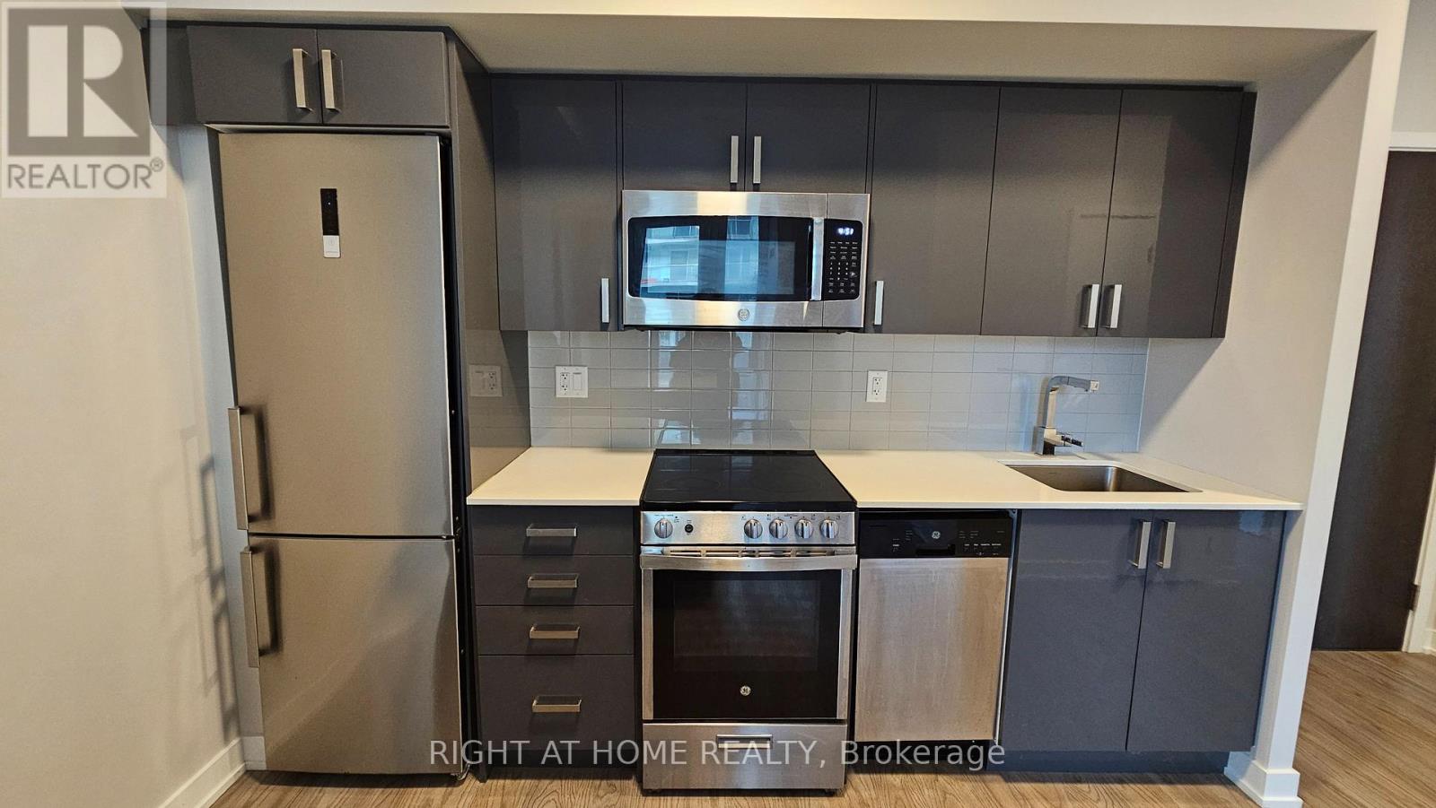 38 Monte Kwinter Court #728 Property Photo 4