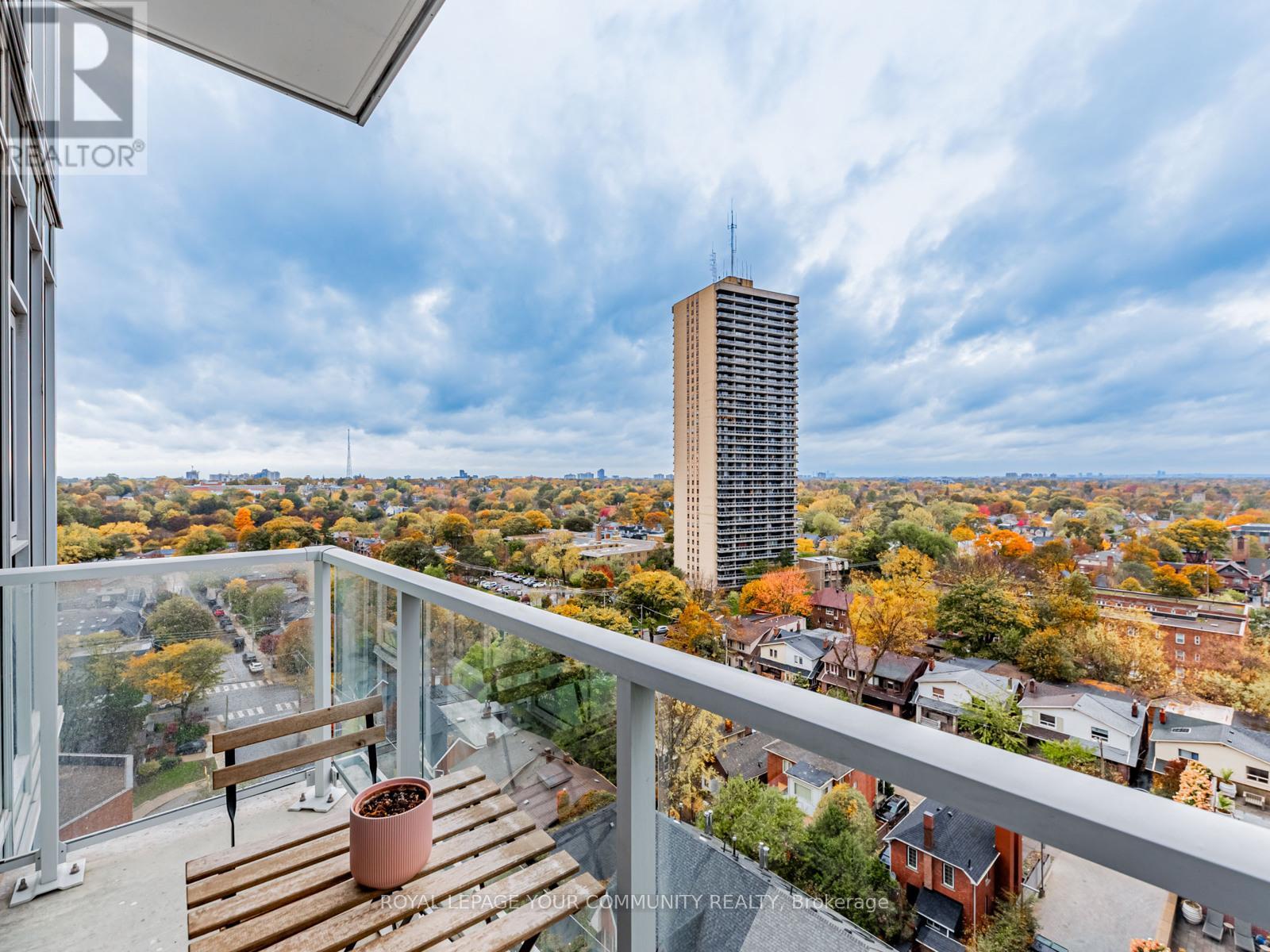 33 Helendale Avenue #1021 Property Photo 1