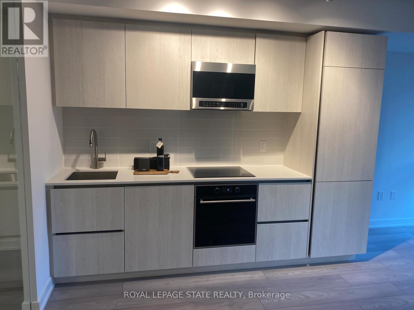 110 Broadway Avenue #312 Property Photo 1