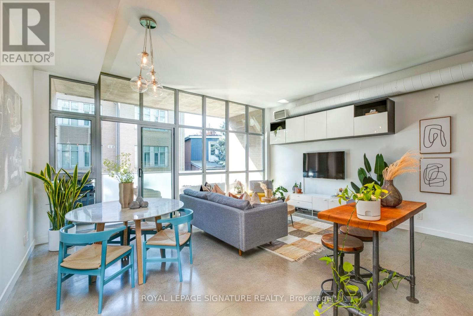 52 Sumach Street #208 Property Photo 1