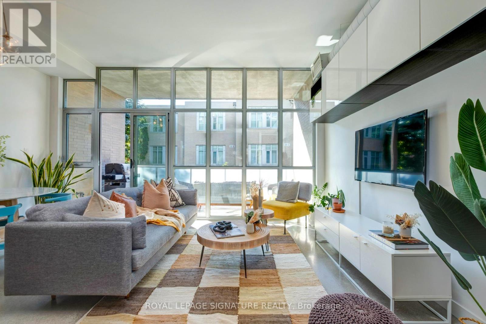 52 Sumach Street #208 Property Photo 3