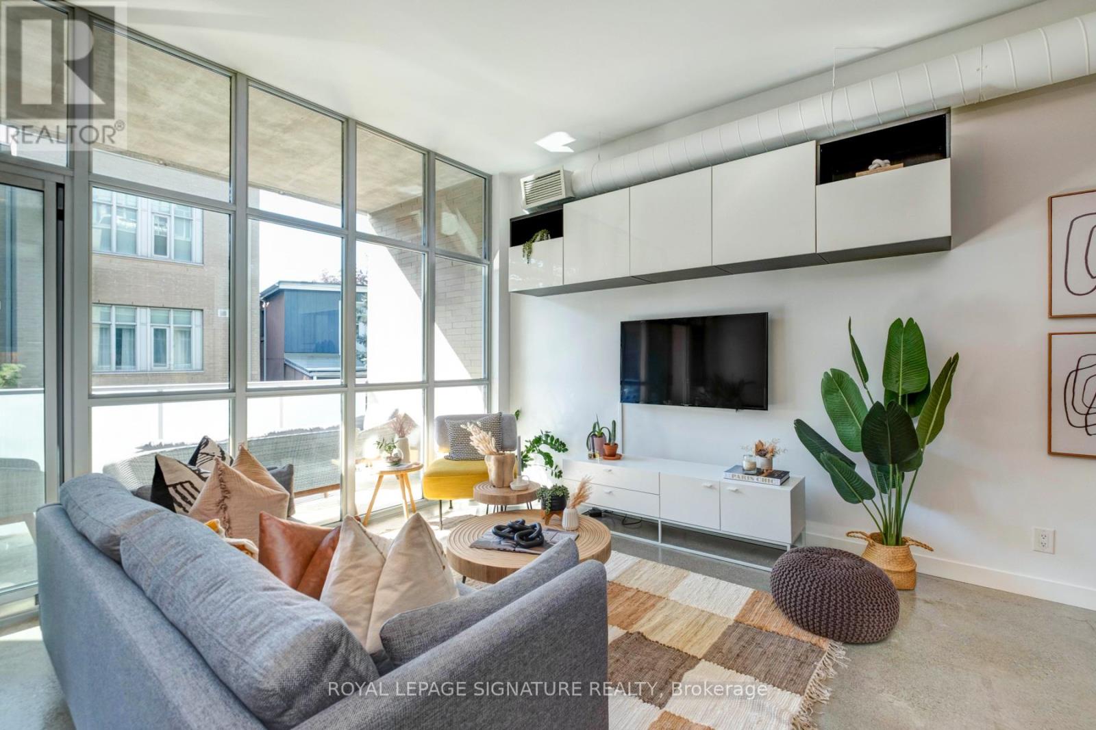 52 Sumach Street #208 Property Photo 5