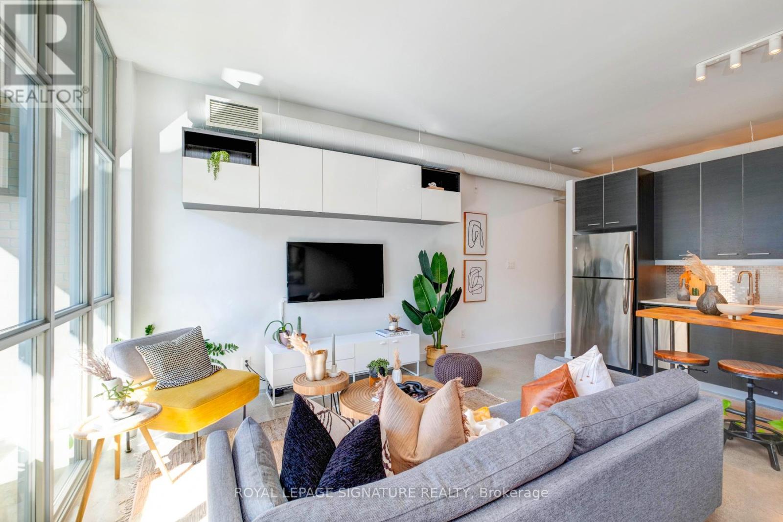 52 Sumach Street #208 Property Photo 7