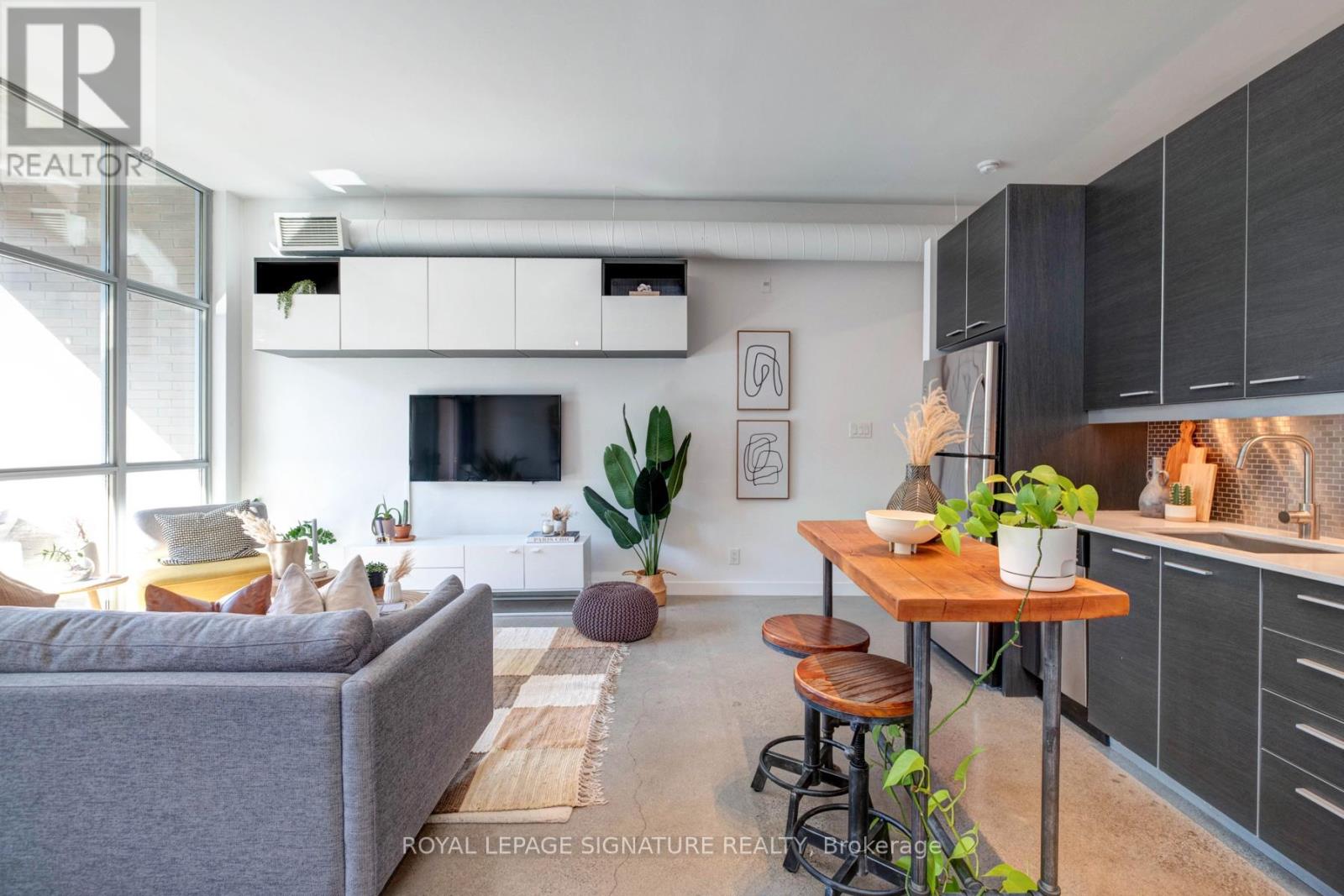 52 Sumach Street #208 Property Photo 11