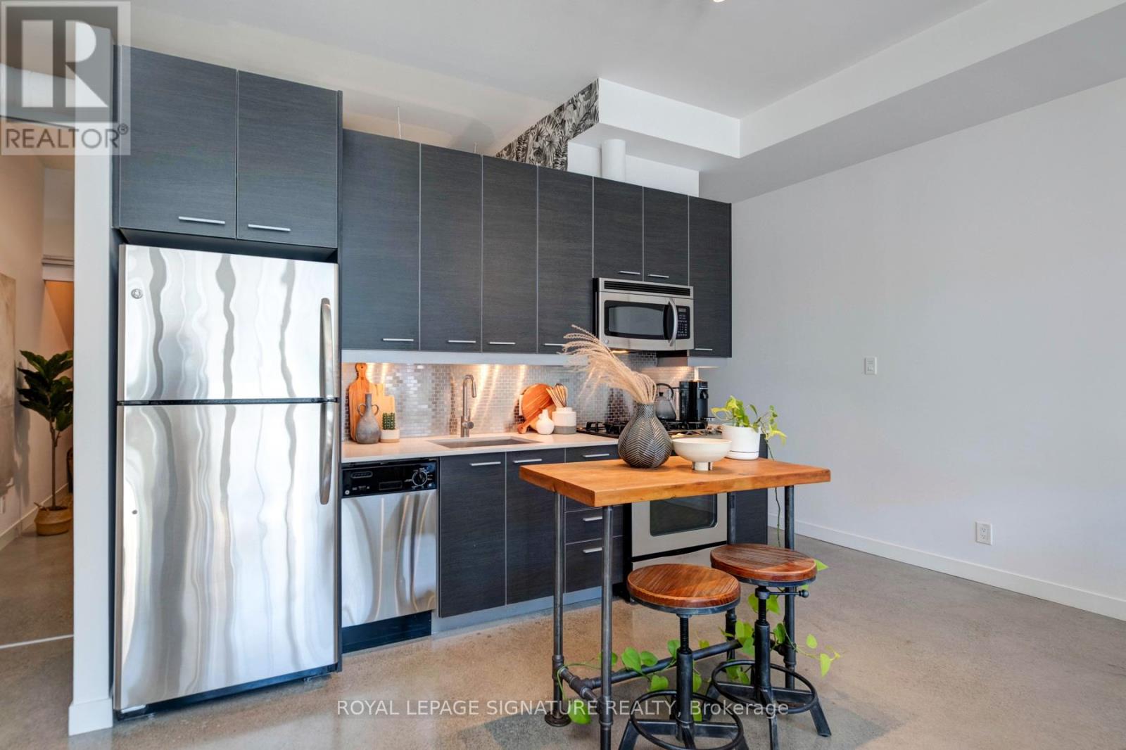 52 Sumach Street #208 Property Photo 12