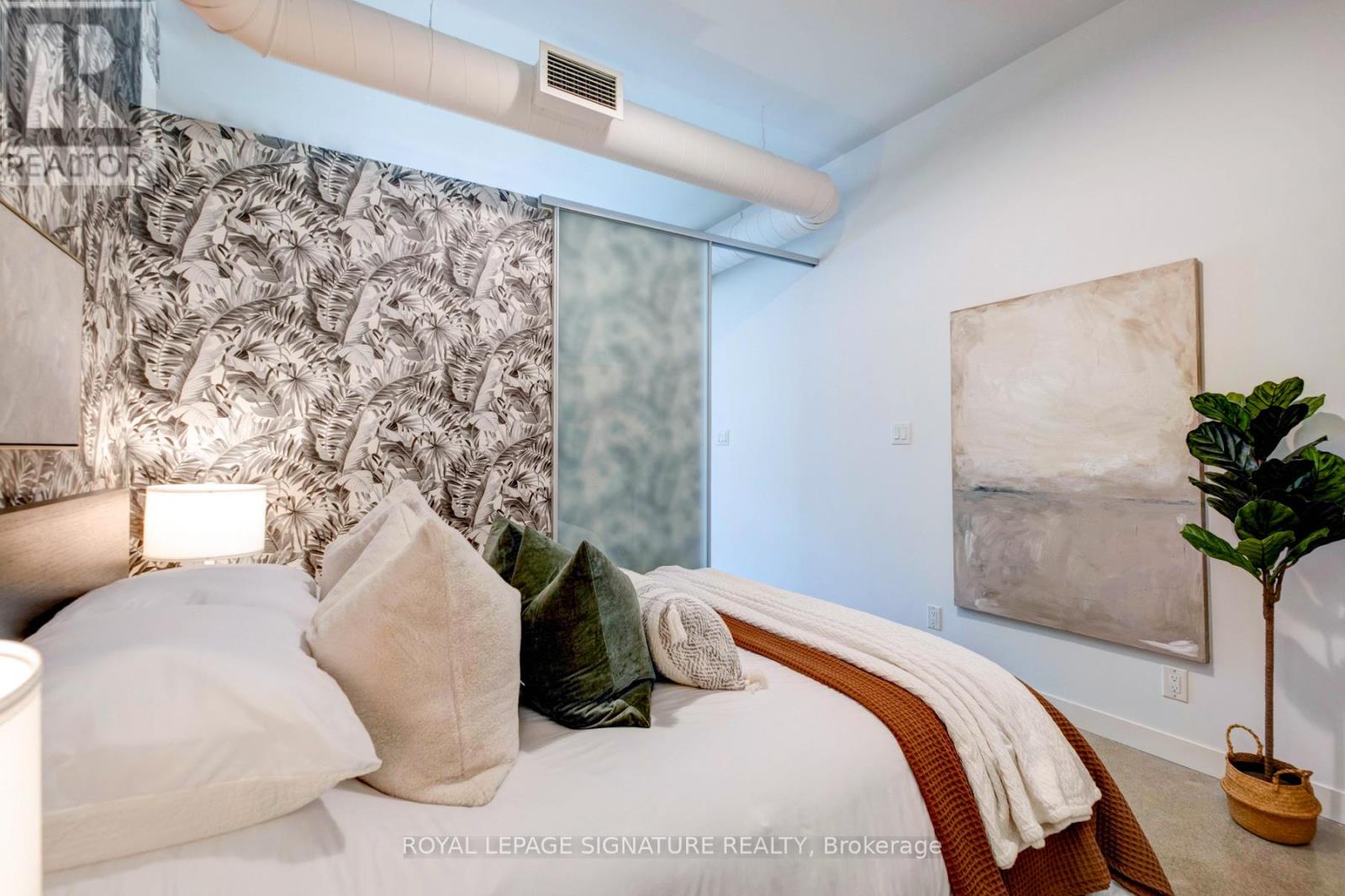 52 Sumach Street #208 Property Photo 14