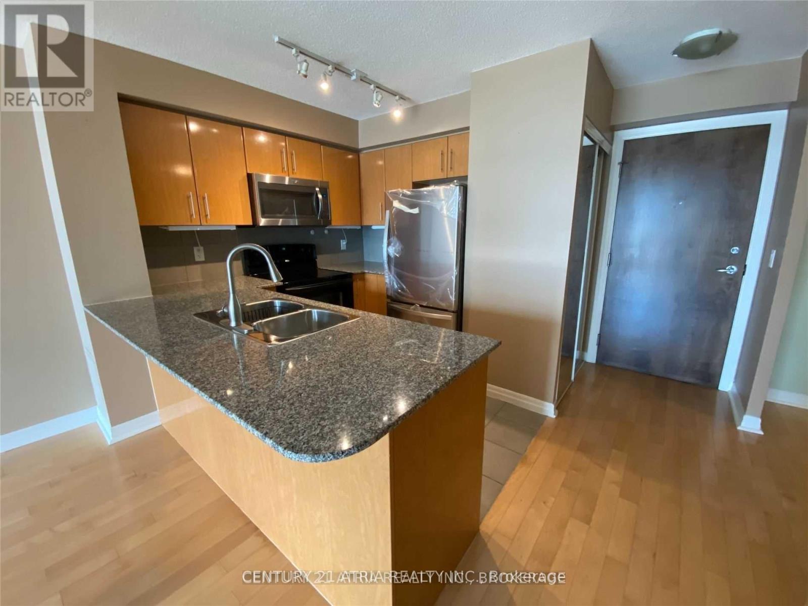 16 Yonge Street #1008 Property Photo 2