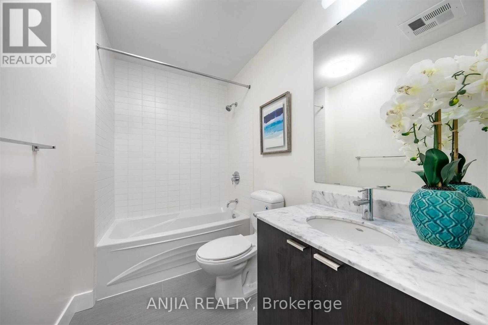 23 Sheppard Avenue #1712 Property Photo 6